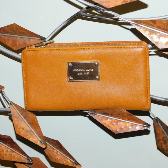 Michael Kors Handbags - ☆ Michael Kors Tan Leather Wallet ☆